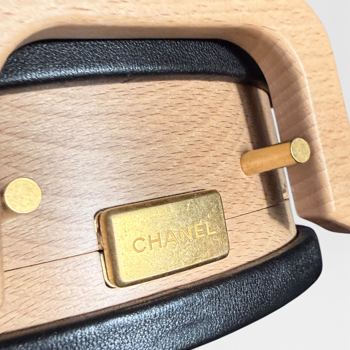Chanel CC Vanity Case Beechwood & Leather 22C Round – Natural