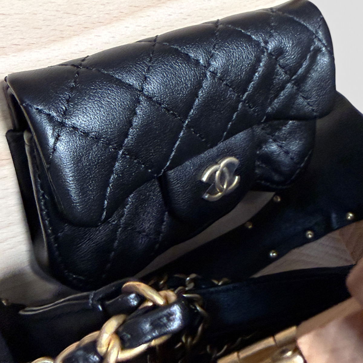Chanel CC Vanity Case Beechwood & Leather 22C Round – Natural